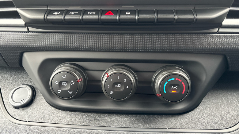 Nissan Primastar 30 L2 Diesel 2.0 dCi 150ps H1 Acenta Van Auto